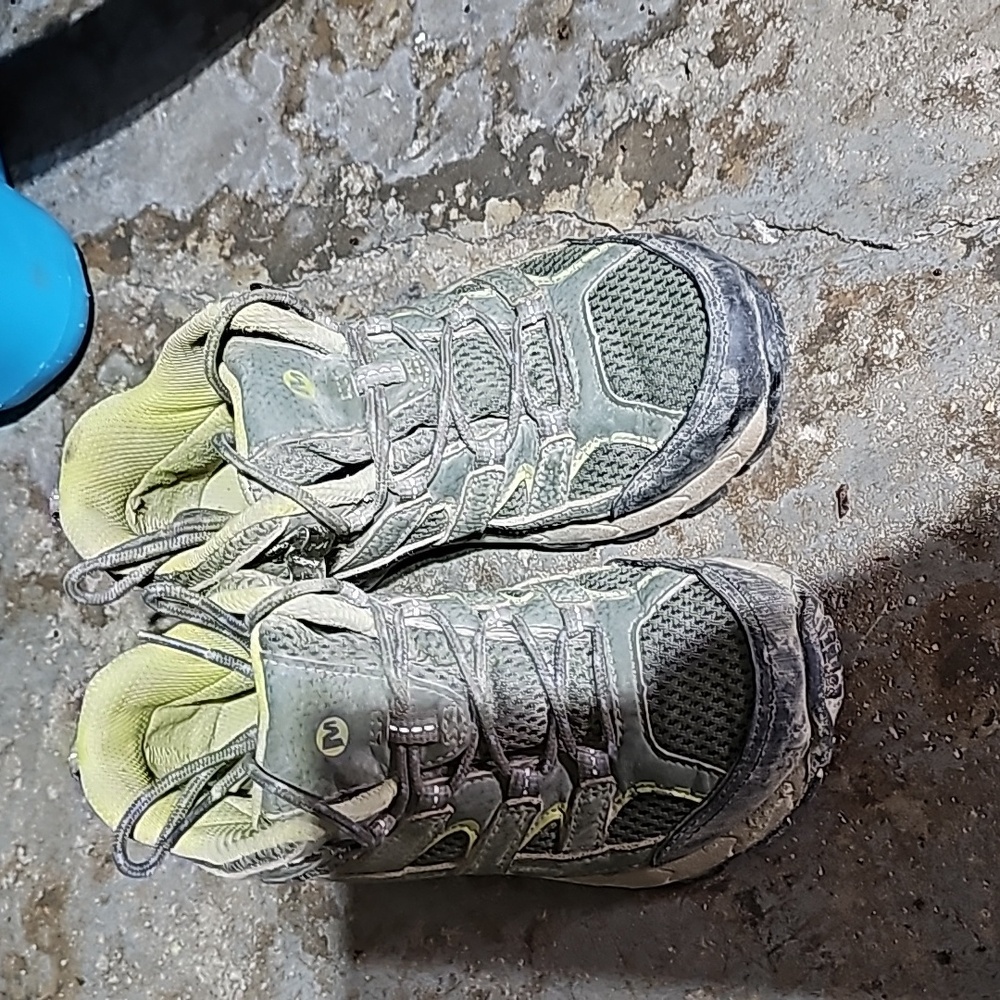 Boys Merrells size 13 kids dusty but brand new